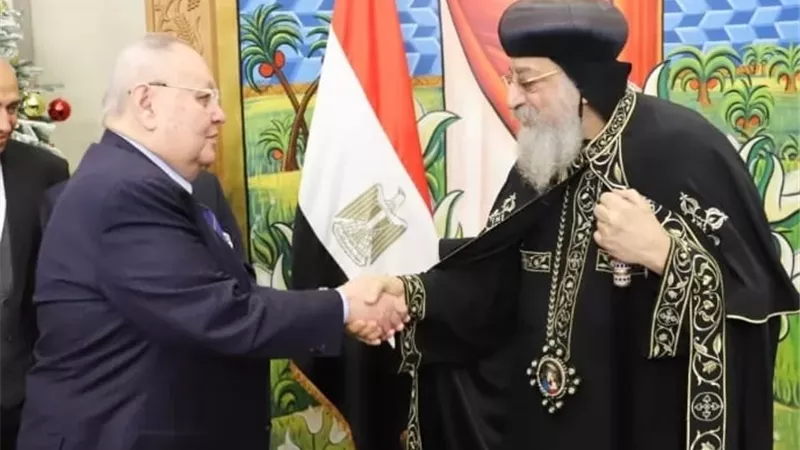 رئيس مجلس الدولة يهنئ البابا تواضروس الثاني بعيد الميلاد المجيد