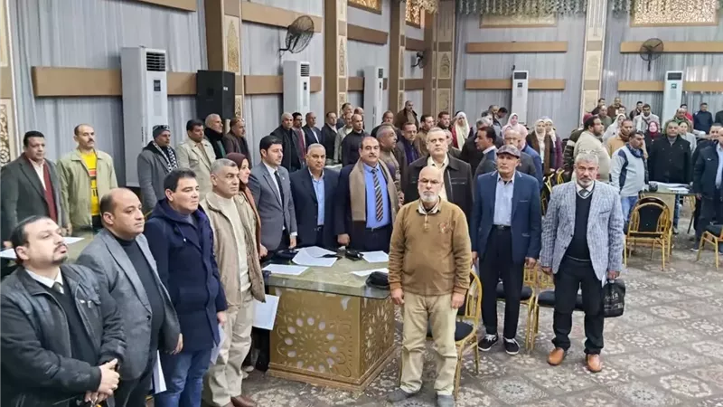 وكيل تعليم كفر الشيخ يجتمع مع رؤساء لجان الشهادة الإعدادية بدسوق