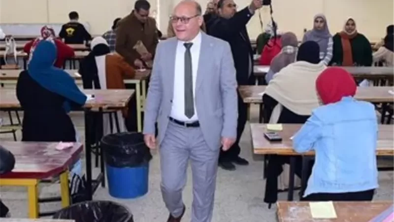 رئيس جامعة سوهاج في جولة تفقدية بكلية التكنولوجيا والتعليم