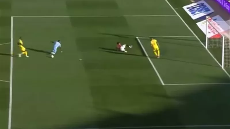 مرموش يهدر هدف التقدم لمنتخب مصر بعد انفراده بمرمي بنين