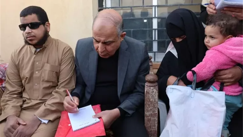محافظ المنيا يلتقي مواطني قرى شرق أبوقرقاص ويوجه بتوفير فرص عمل
