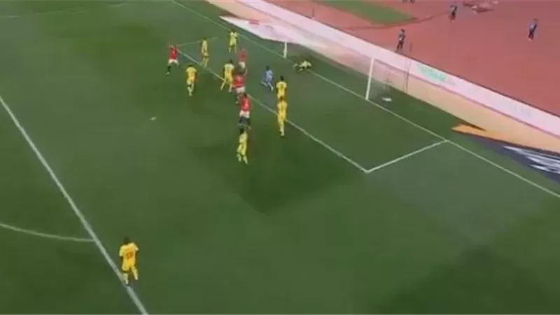 رابيعه يهدر هدف التقدم في شباك بنين في الشوط الثاني