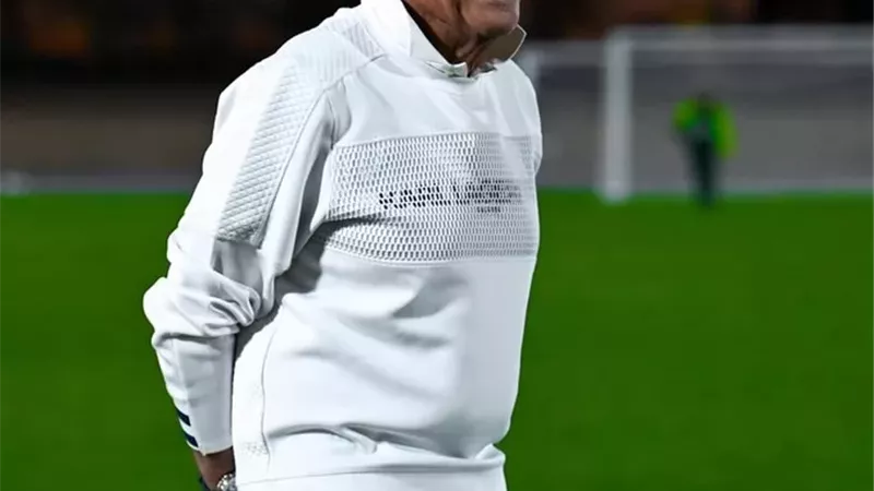 حسين لبيب يتحرك لإنهاء أزمة مستحقات لاعبي الزمالك
