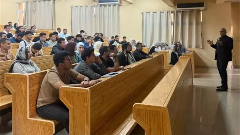 كلية الإدارة بالمصرية الروسية تنظم ندوة: 