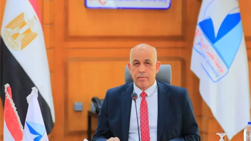 رئيس جامعة كفر الشيخ يهنئ البابا تواضروس الثاني والاخوة المسيحيين