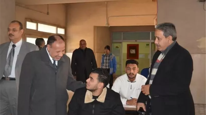 قيادات جامعة الأزهر تتفقد سير الامتحانات بكليتى العلوم بنين وبنات