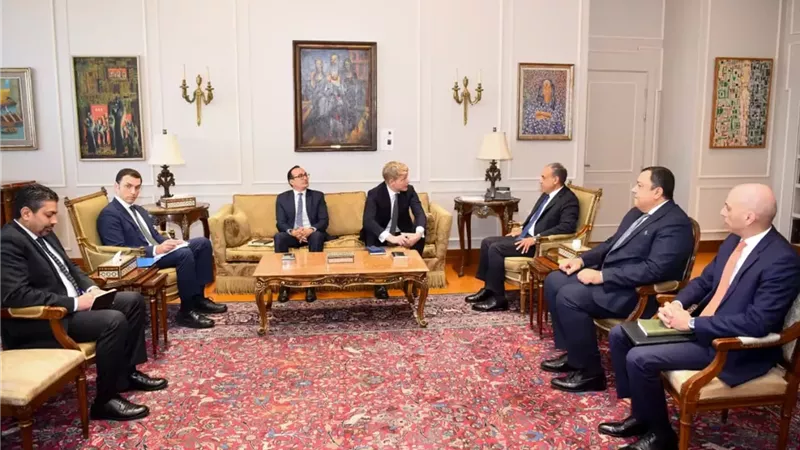 وزير الخارجية يلتقي المبعوث الأممي الخاص إلى اليمن