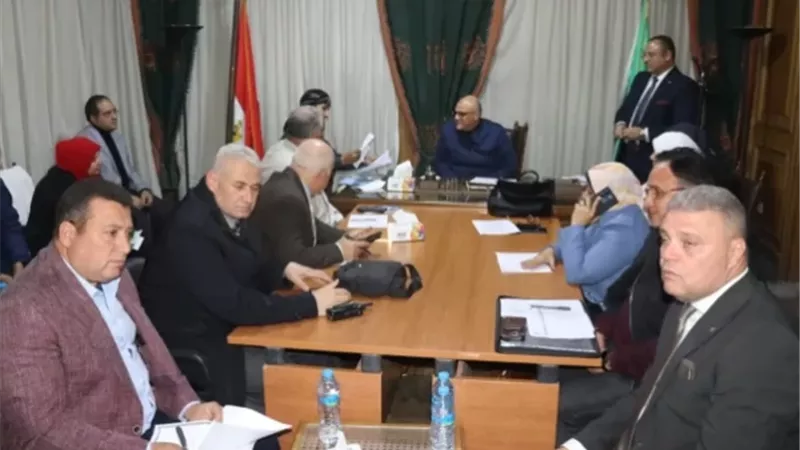 محافظ القليوبية يوفر فرص عمل ودعماً إنسانياً للمواطنين