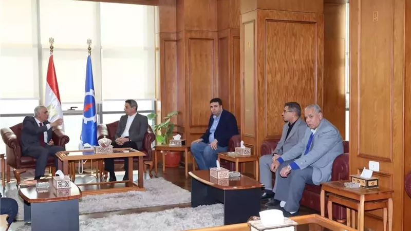 محافظ السويس يستقبل نائب مساعد وزير الخارجية