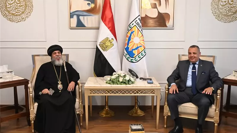 محافظ جنوب سيناء يستقبل وفدًا من كاتدرائية السمائيين