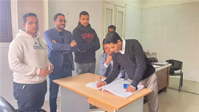 وكيل صحة الأقصر يتابع سير العمل بإدارات الطود والبياضية الصحية