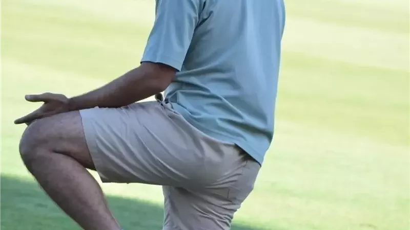 أيمن أشرف لاعب الأهلي السابق بقترب من مسار