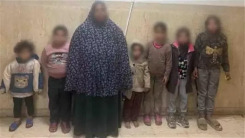 ضبط سيدة استغلت الأطفال في التسول على سلم محطة مترو روض الفرج