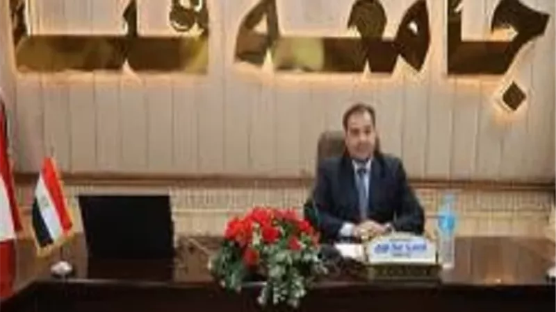 رئيس جامعة قنا يناقش الحوكمة الإلكترونية للوحدات الطبية المتخصصة