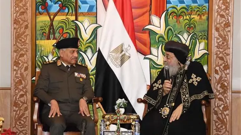 وزير الدفاع يهنئ البابا تواضروس الثانى بمناسبة عيد الميلاد المجيد