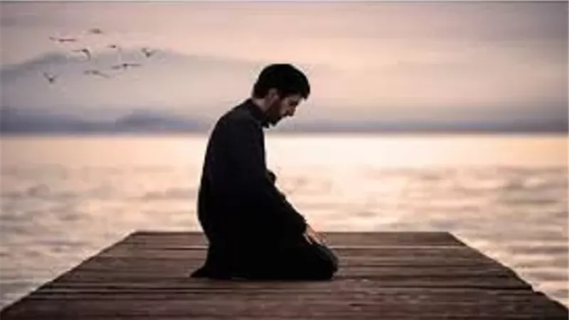 الأنس بالله..ثمرة الطاعة وصدق التوجه حكم الدعاء به