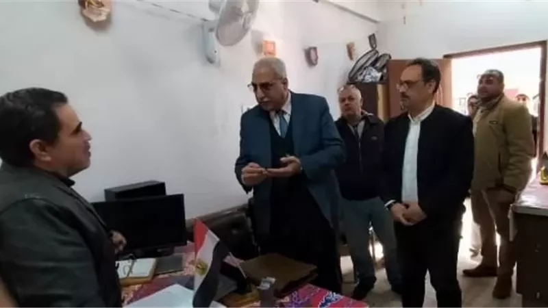مدير تعليم القليوبية يجري زيارة مفاجئة لإدارة غرب شبرا الخيمة