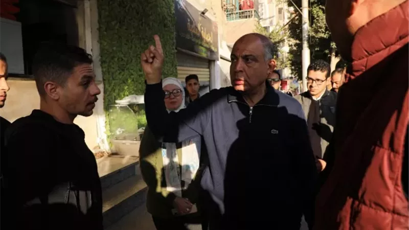 كدواني على رأس حملة لإزالة الإشغالات بشوارع حي شمال وغرب المدينة