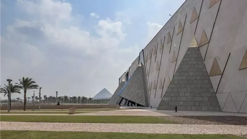 المتحف المصري الكبير يحذر من مواقع إلكترونية مزورة لبيع تذاكر الزيارة