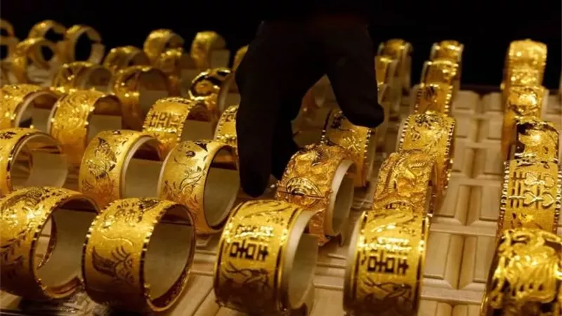 الذهب يتراجع 5 جنيهات.. وعيار 21 يسجل 5950 جنيهًا في منتصف التعاملات