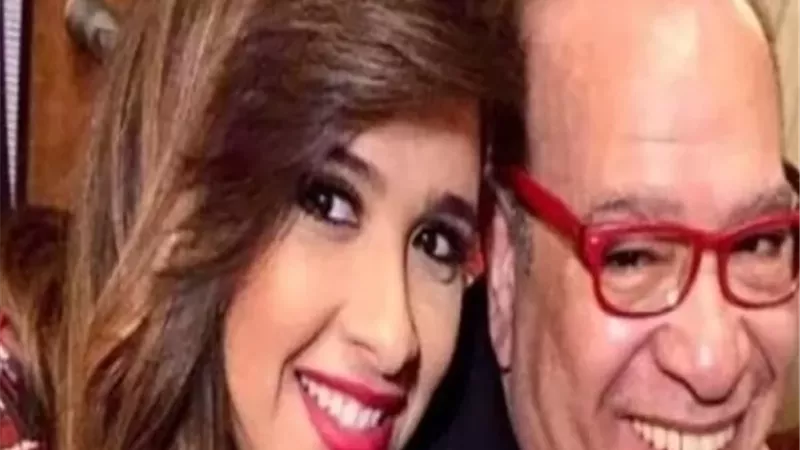 رسالة إنسانية مؤثرة من صلاح عبد الله للفنانة ياسمين عبد العزيز