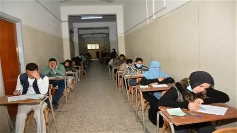 بدء امتحانات الفصل الدراسى الاول بمدارس الاسكندريه