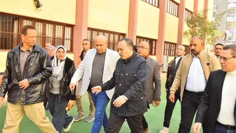 محافظ أسيوط يتفقد مدرسة الأمل للصم ضمن خطة تطوير مدارس ذوي الهمم