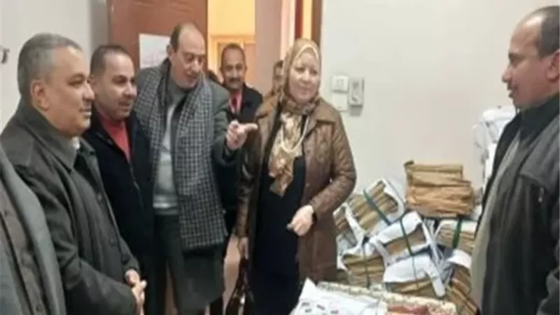 وكيل تعليم بني سويف تتابع توزيع أسئلة امتحانات النقل
