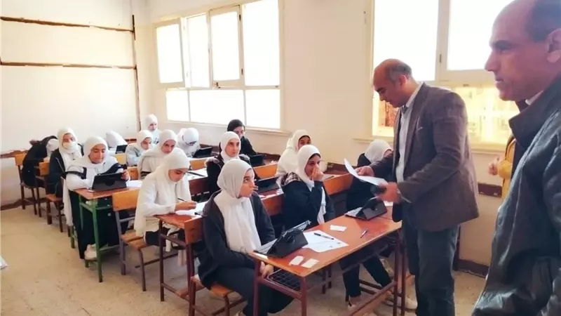 تعليم المنيا: لجان هادئة والتزام بضوابط الامتحانات الإلكترونية