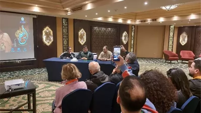 قراءة مسرحية جريئة لقضايا الوطن بلغة رمزية معاصرة