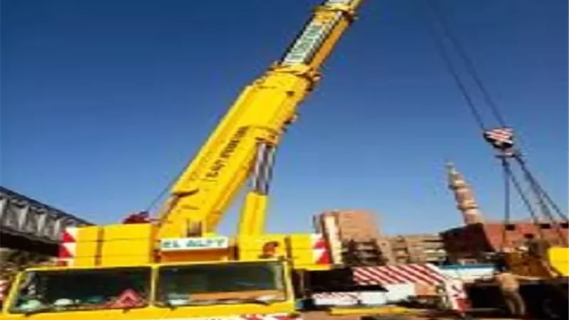 محافظ سوهاج يتابع استكمال كوبري مشاة الثلاث كباري