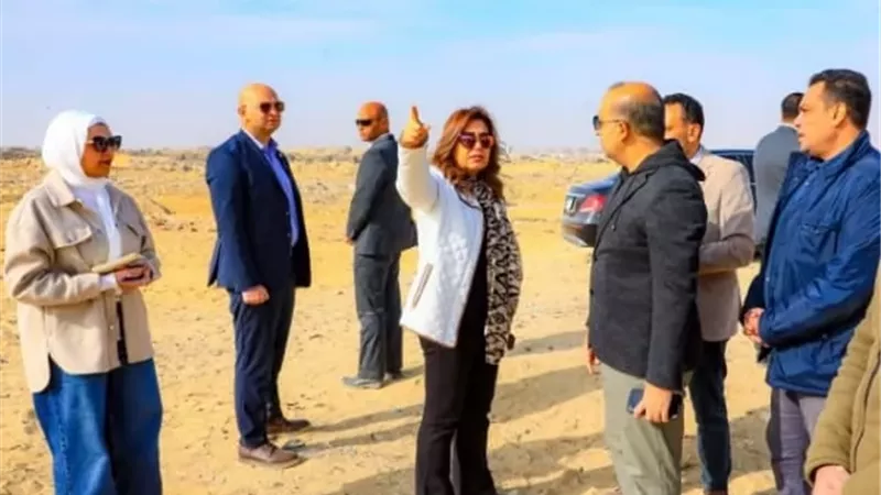 وزيرة التنمية المحلية تتفقد مقلب العبور وتقرر غلقه
