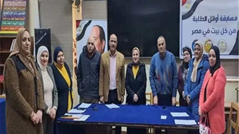 مدير تعليم القاهرة تتابع غرفة العمليات المركزية بأول أيام الامتحانات