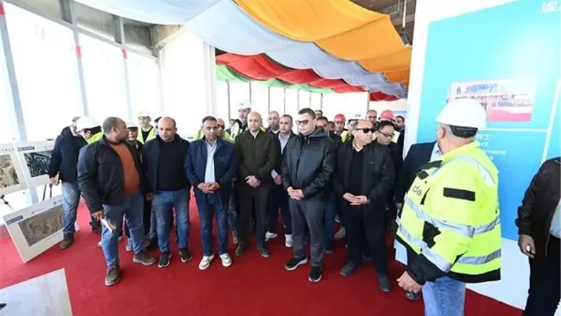 وزير الإسكان يتابع موقف تنفيذ أبراج 