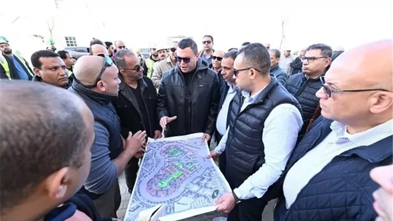 وزير الإسكان يتفقد مشروع 