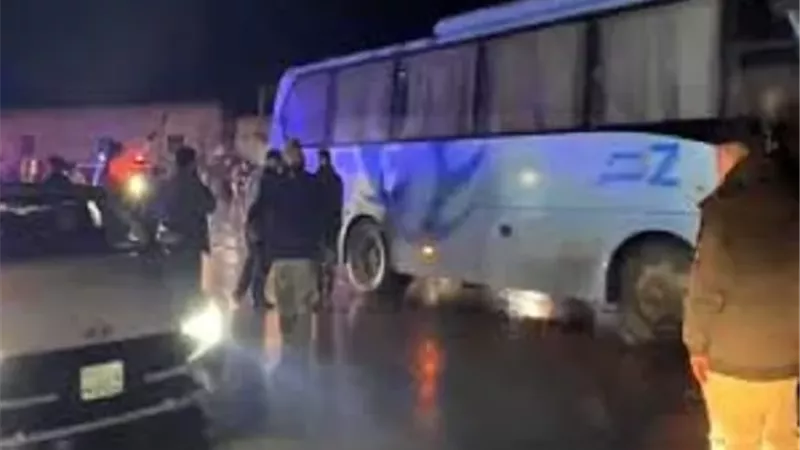 بدء خروج الحافلات التي تقل عناصر تنظيم قسد من حي الشيخ مقصود