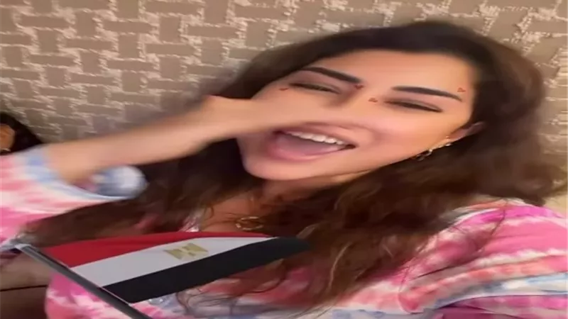 ايتن عامر تحتفل بفوز مصر على كوت ديفوار بأغنية حمادة هلال