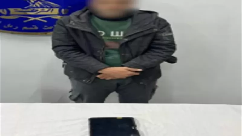 ضبط عاطل سرق جهاز تابلت من داخل محل تجارى بالإسكندرية