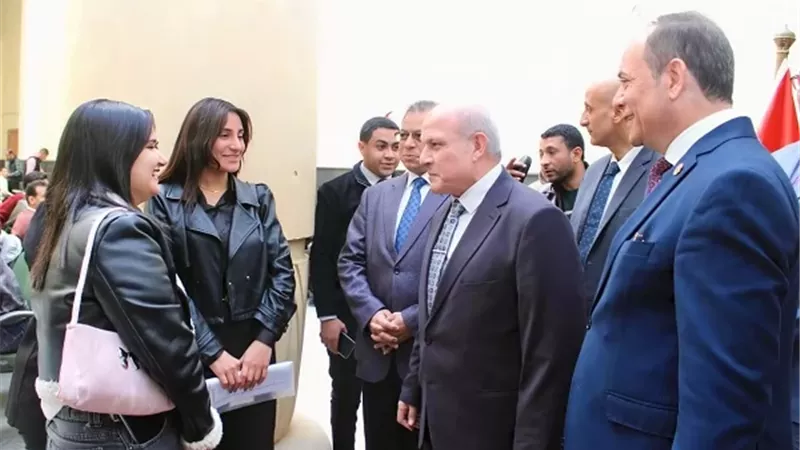 رئيس النيابة الإدارية يتفقد إجراءات التقديم لمسابقة معاون نيابة 2024