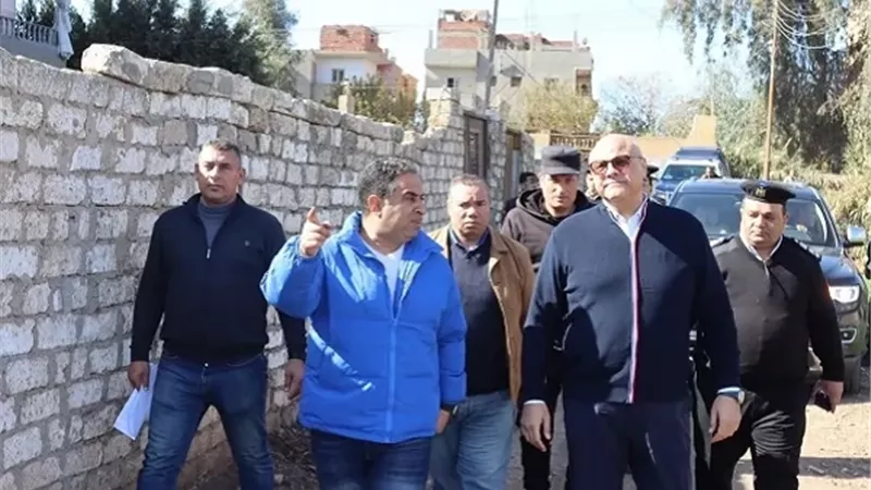محافظ القليوبية: لجنة هندسية لمعاينة انهيار جزئي بمبنى قديم ببنها