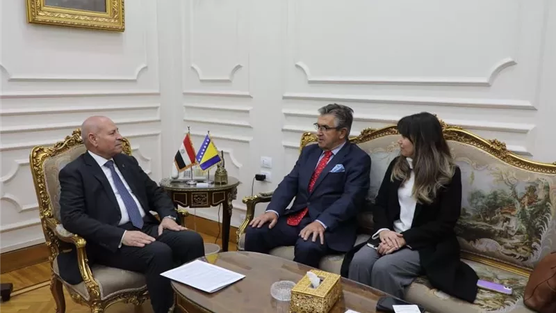 محافظ القاهرة يلتقى سفير البوسنة والهرسك لبحث سبل التعاون فى مجالات الثقافة والتعليم والسياحة