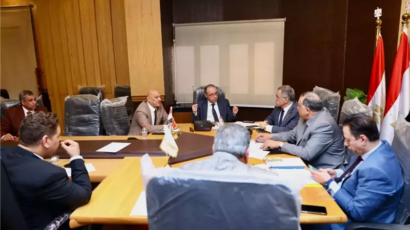 نقيب المحامين يجتمع باللجنة القضائية المشرفة على المرحلة الأولى من انتخابات النقابات الفرعية