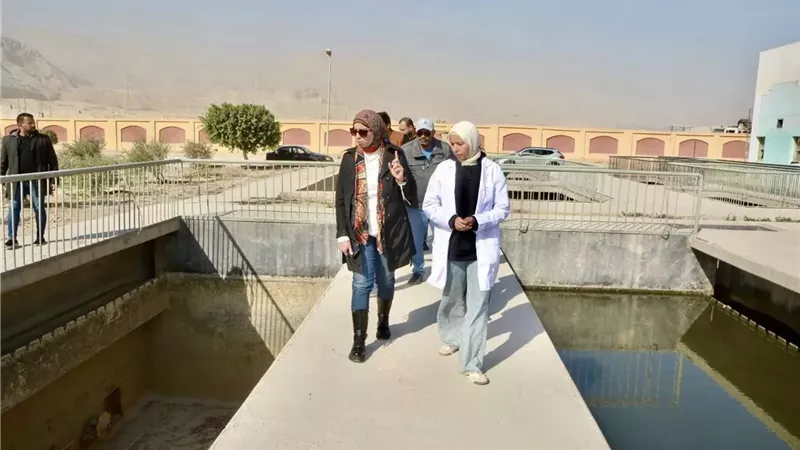 رئيس جهاز السويس الجديدة تتابع محطة معالجة المخلفات الصناعية