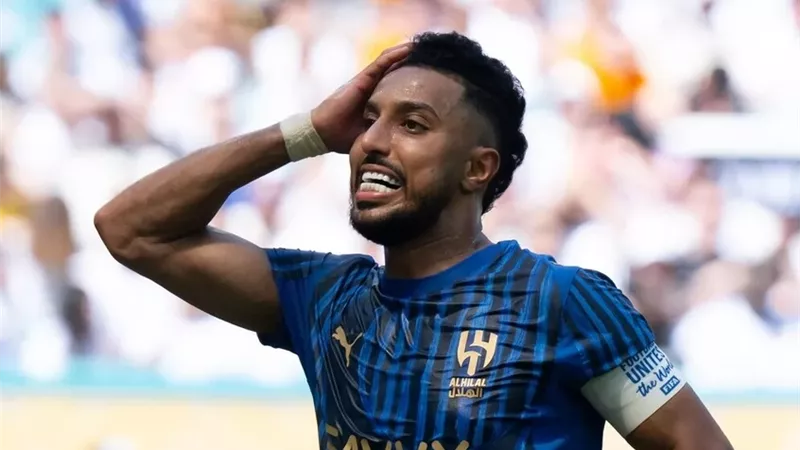 الدوري السعودي| سالم الدوسري يقود تشكيل الهلال ضد النصر اليوم