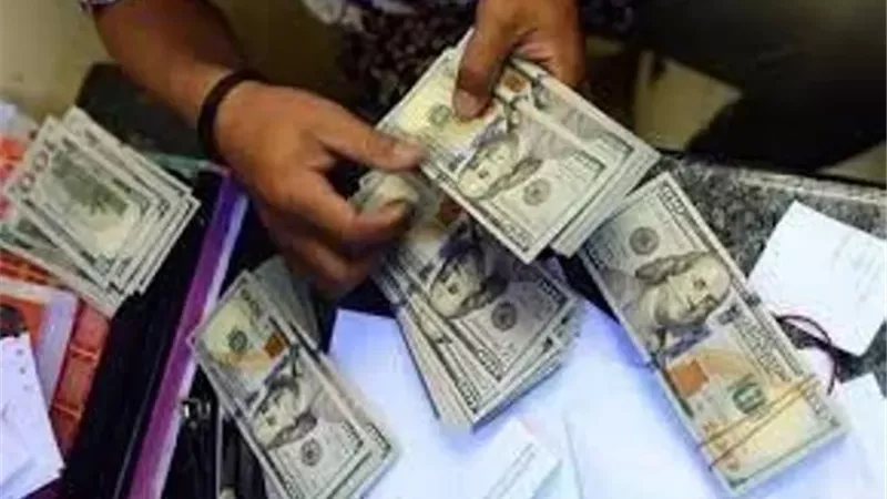 ضبط عدة قضايا اتجار بالعملات بقيمة 18 مليون جنية