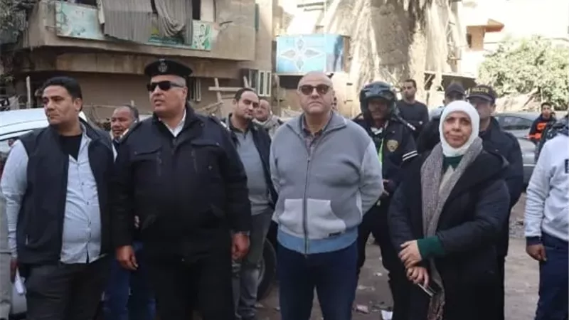 محافظ القليوبية يشهد إزالة برجين سكنيين مخالفين بشرق شبرا الخيمة