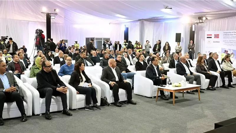 مدبولي يفتتح المرحلة الأولى من مشروع «أوبيليسك» للطاقة الشمسية
