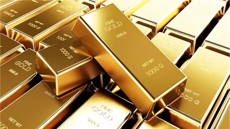 انخفاض في أسعار الذهب ببداية تعاملات اليوم الاثنين