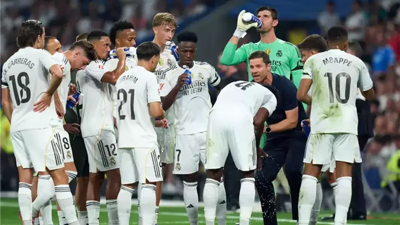 بعد إقالة تشابي ألونسو .. تعرف علي ردود أفعال لاعبي ريال مدريد