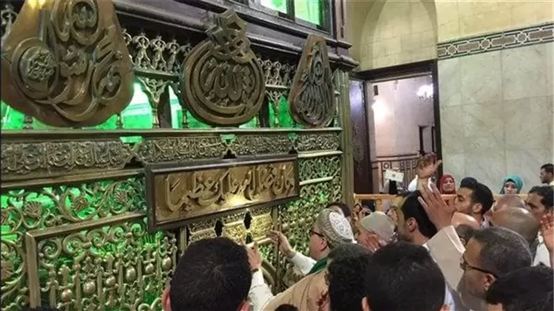 دار الإفتاء توضح حكم الصلاة في المساجد التي بها أضرحة الصالحين
